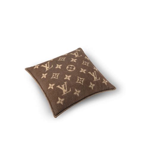 Neo Monogram Cushion S00 